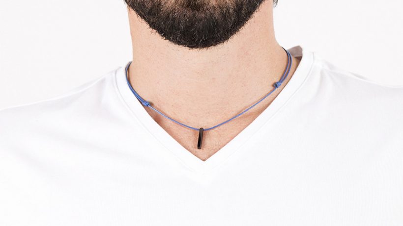 Boton-de-nacar-Llueve-azul--negro01