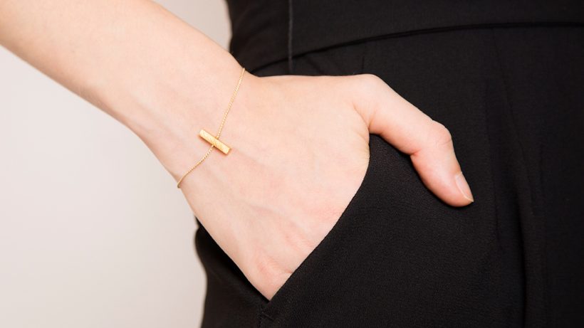 Boton-de-Nacar-LLueve-pulsera-oro-01