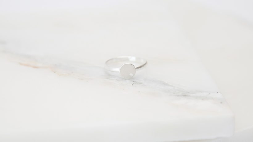 Boton-de-Nacar-Rotacion-circulo-Anillo-plata-A