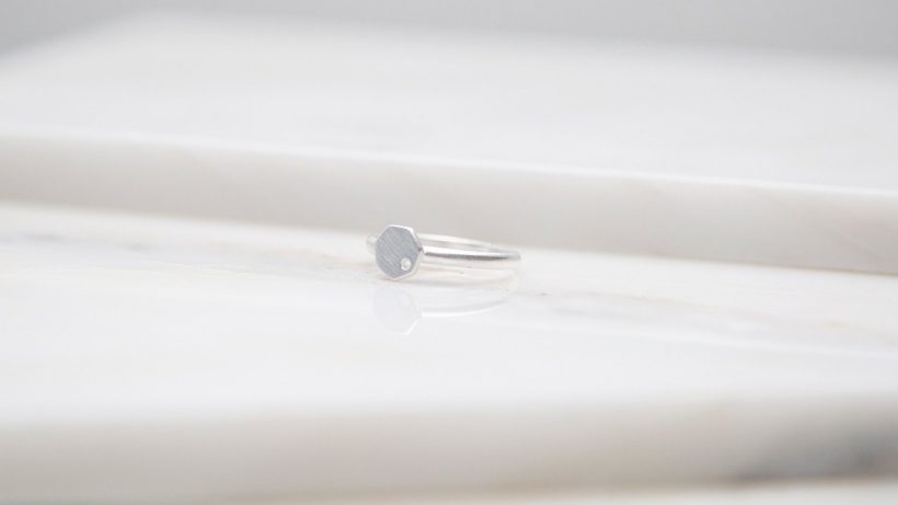 Boton-de-Nacar-Rotacion-hep-anillo-plata-B