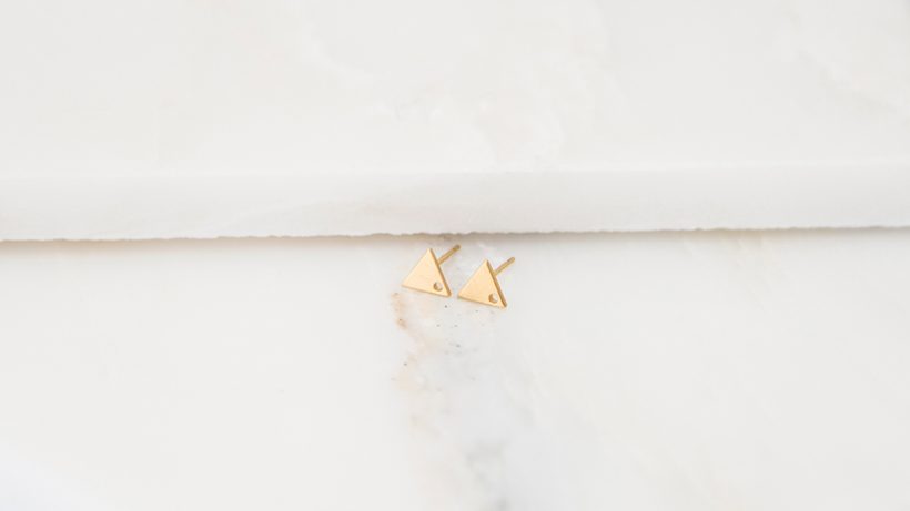 Boton-de-Nacar-Rotacion-triangulo-Pendientes-oro-A