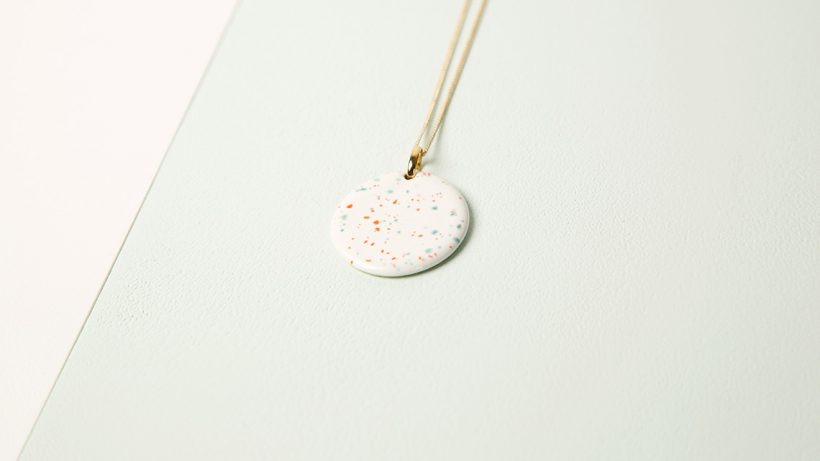Boton-de-nacar-blanche-dots-blanco-P01