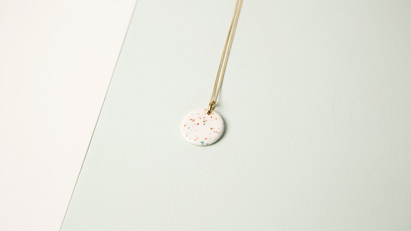 Boton-de-nacar-greta-dots-blanco-P01