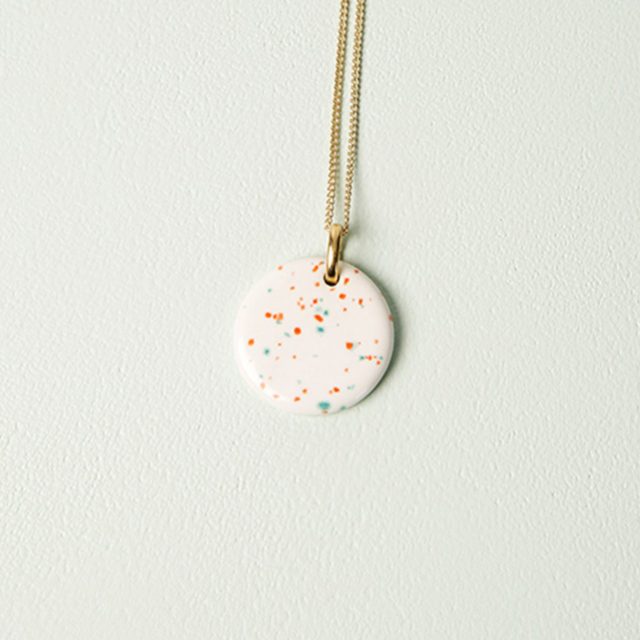 Boton-de-nacar-greta-dots-blanco-P02