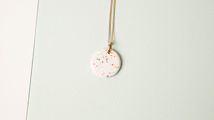 Boton-de-nacar-greta-dots-blanco-P02